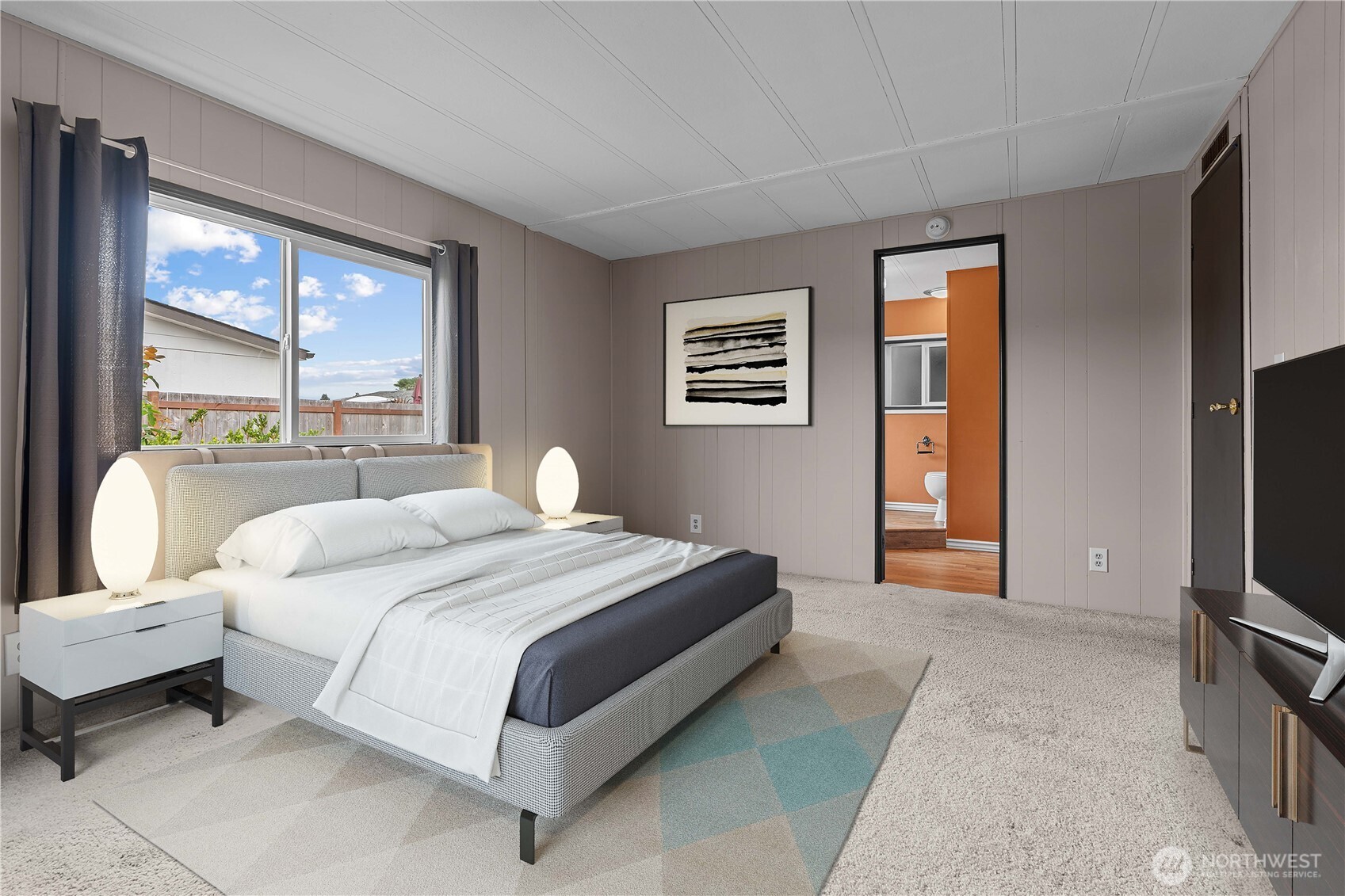 This photo has been virtually staged.