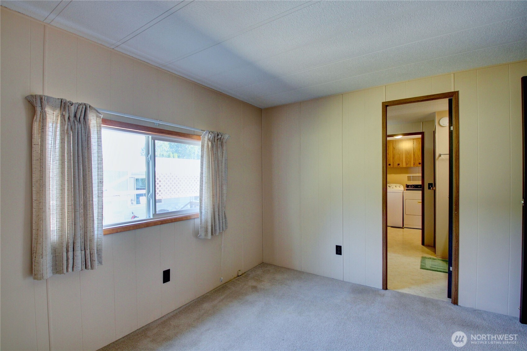 Guest bedroom has access to the bathroom from the bedroom.