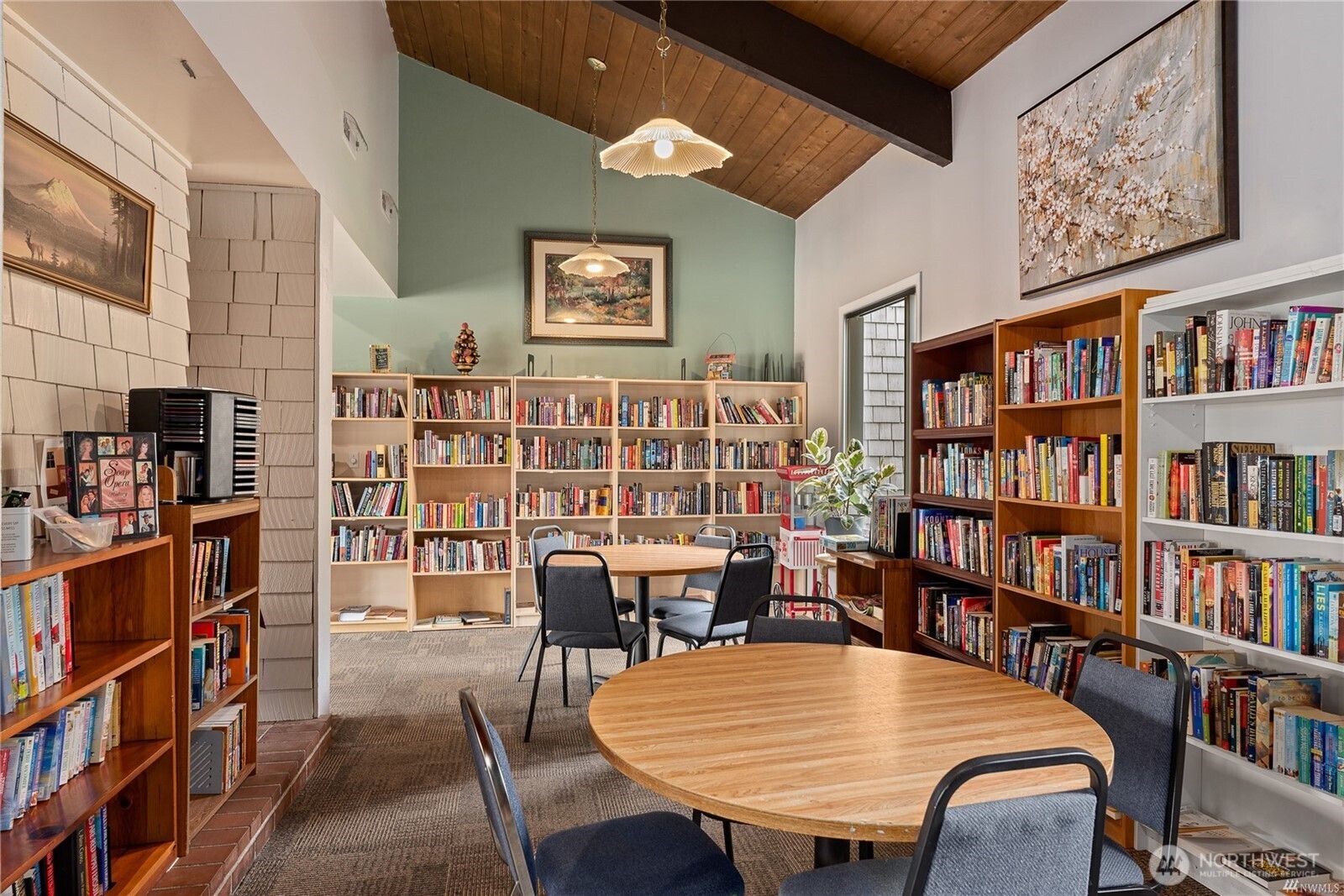 Library has plenty of books & jigsaw puzzles.