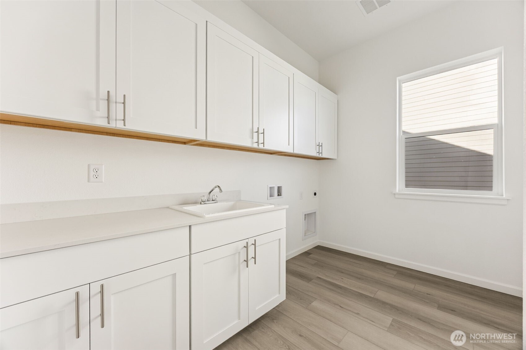 Photo from same floor plan - finishes may vary