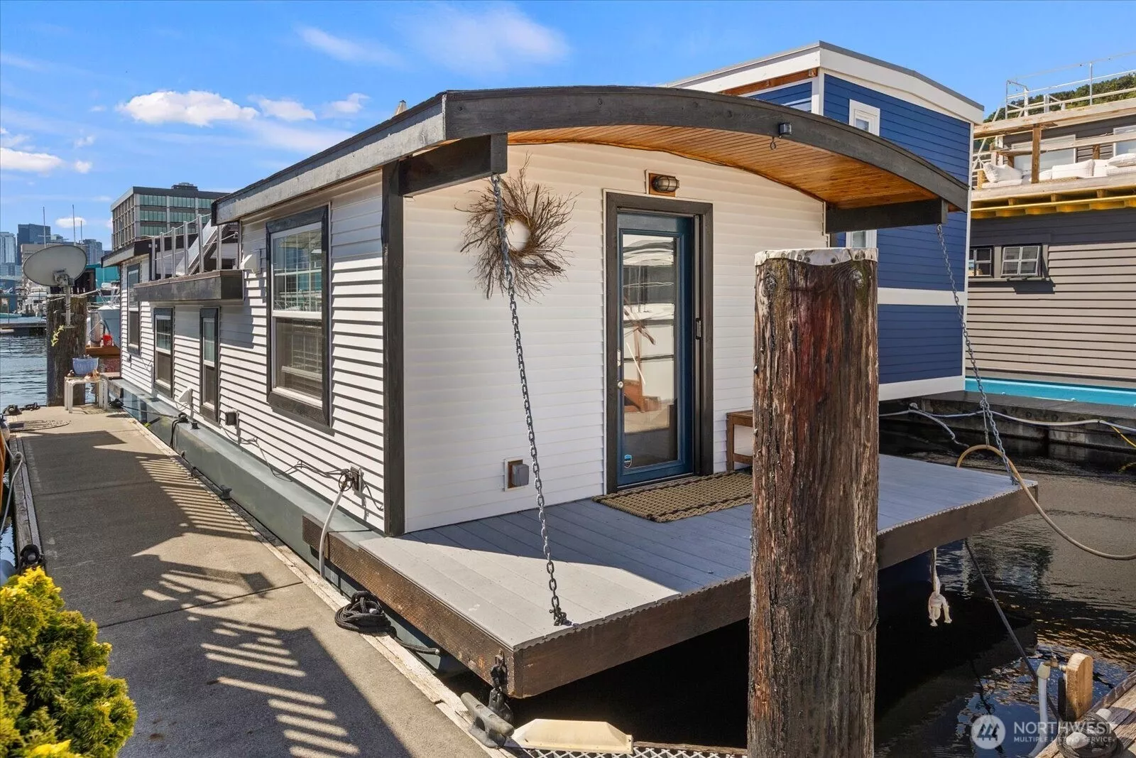 Front of houseboat w/ deck