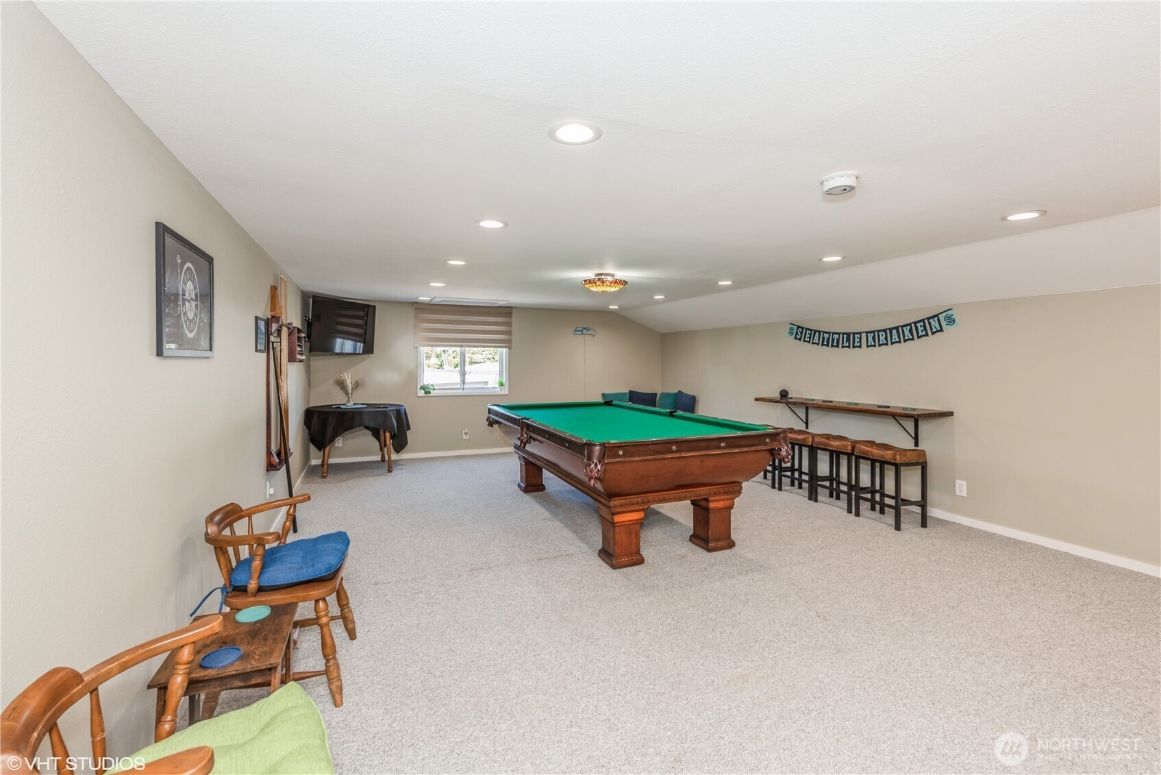 Community pool table