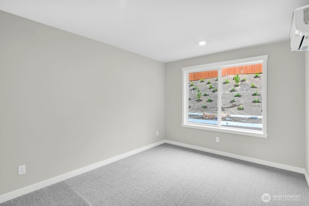 13216 NE 127th Unit B ~ Ready Now