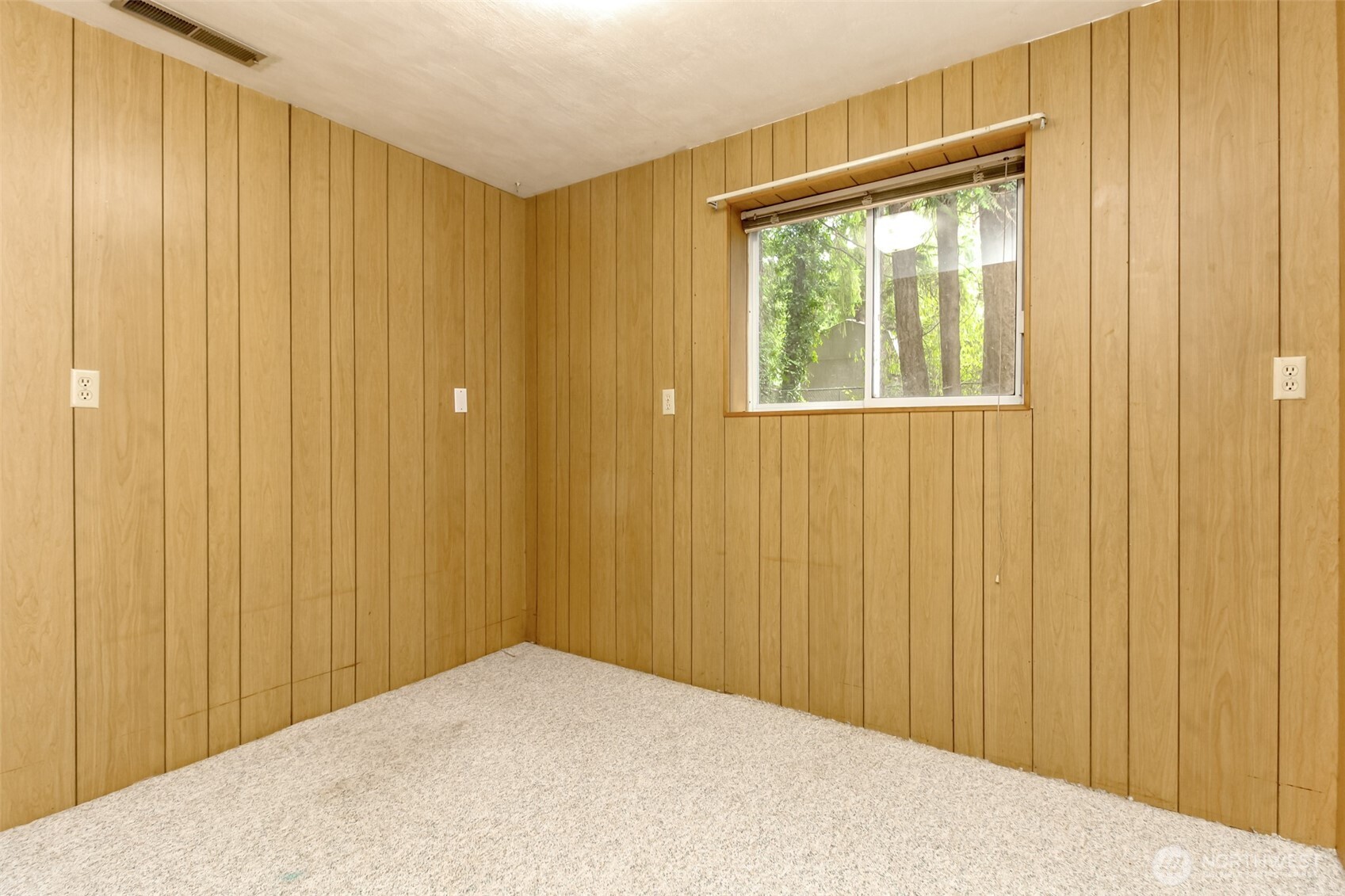 Lower Level FULL BATH, Super Spacious