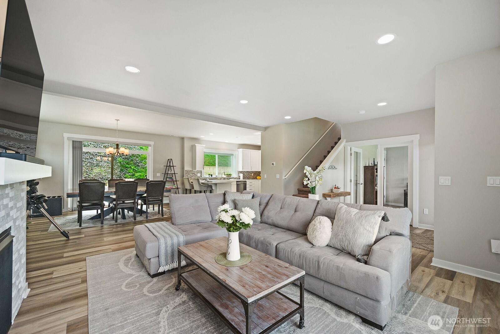 Open floor living, perfect for entertaining.