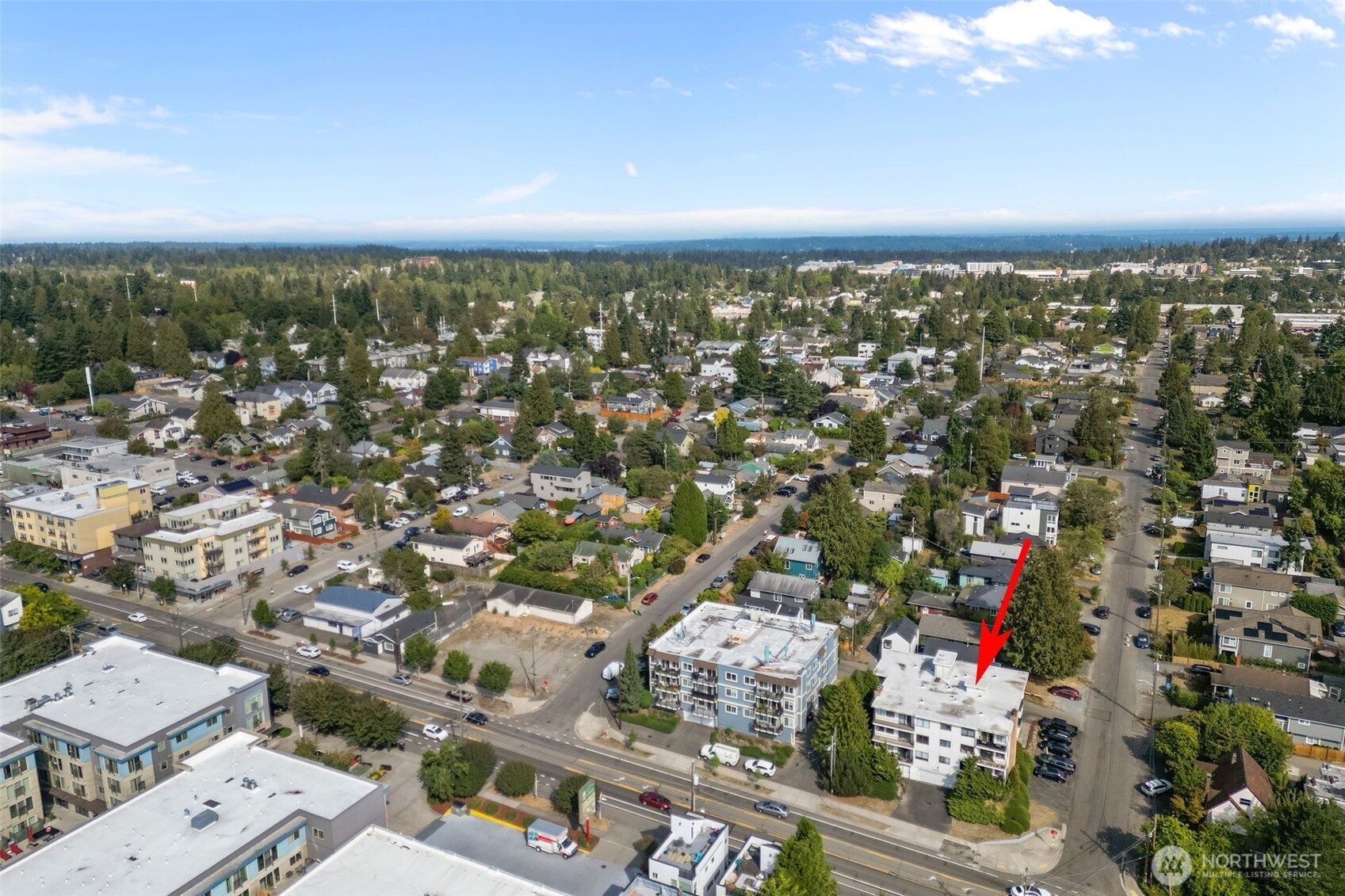 Well-maintained building in the heart of Greenwood with easy transit access