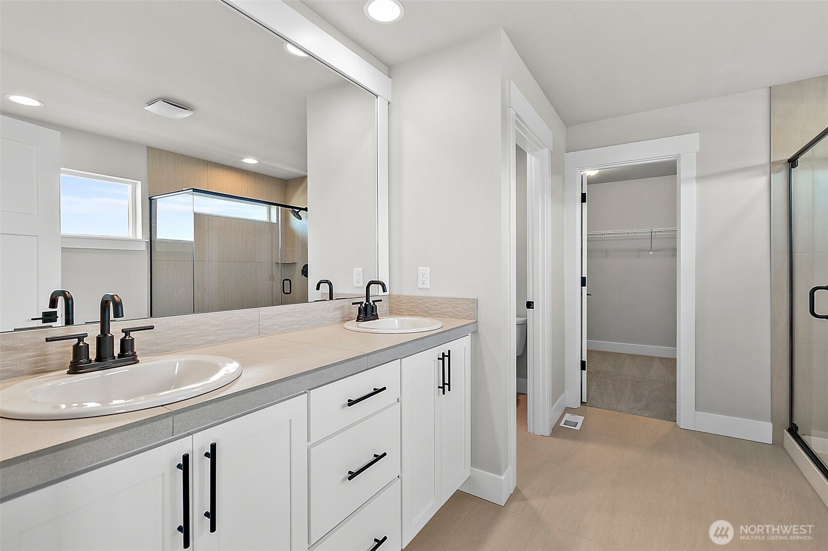 Photos are for representation purposes only.