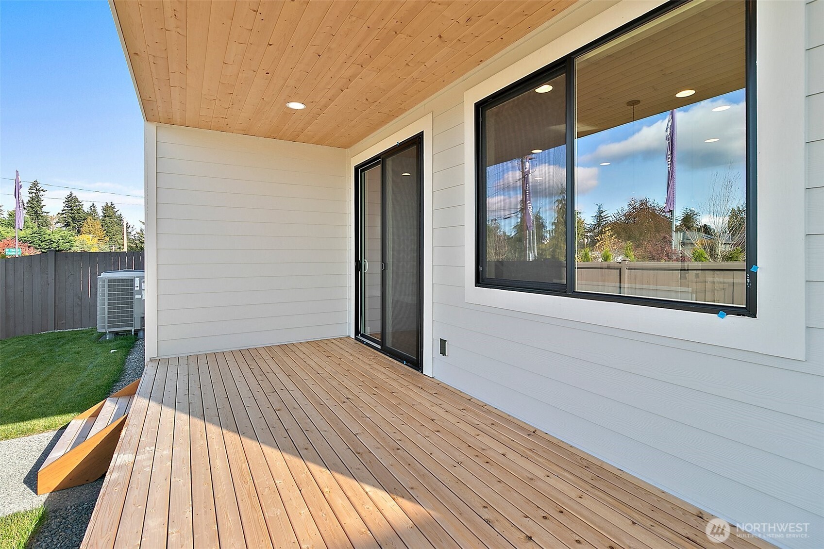 Photos are for representation purposes only.