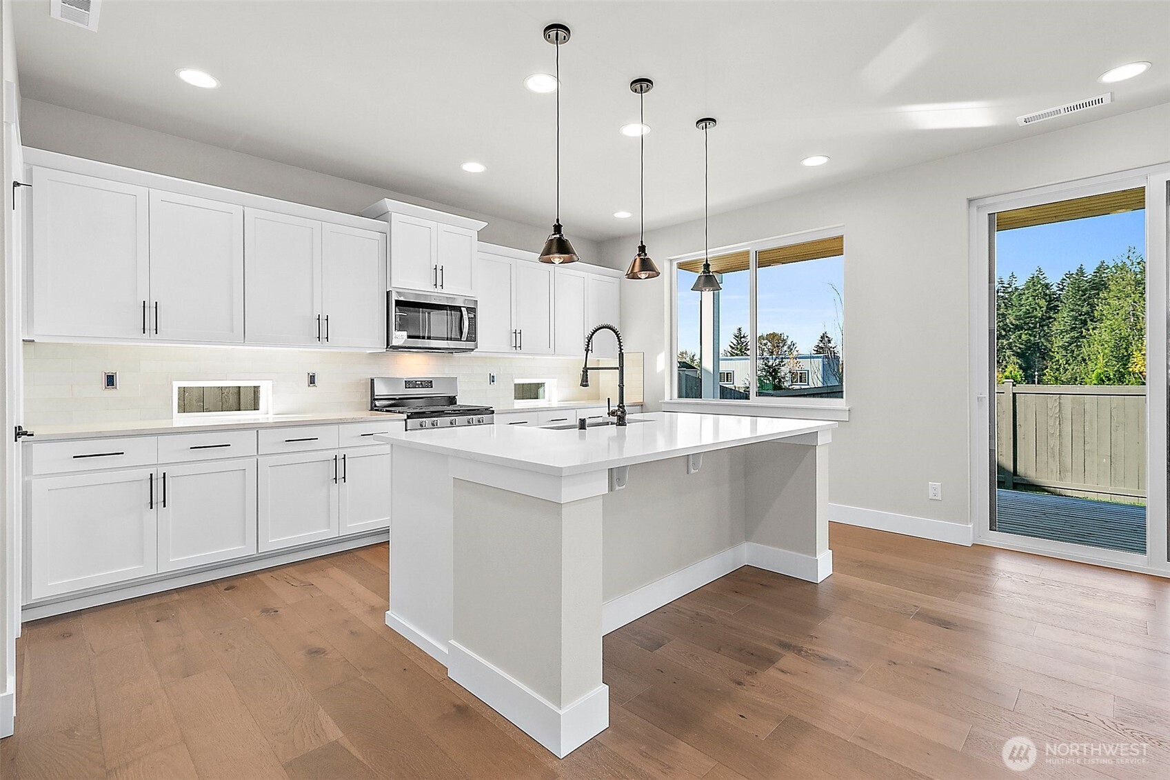 Photos are for representation purposes only.