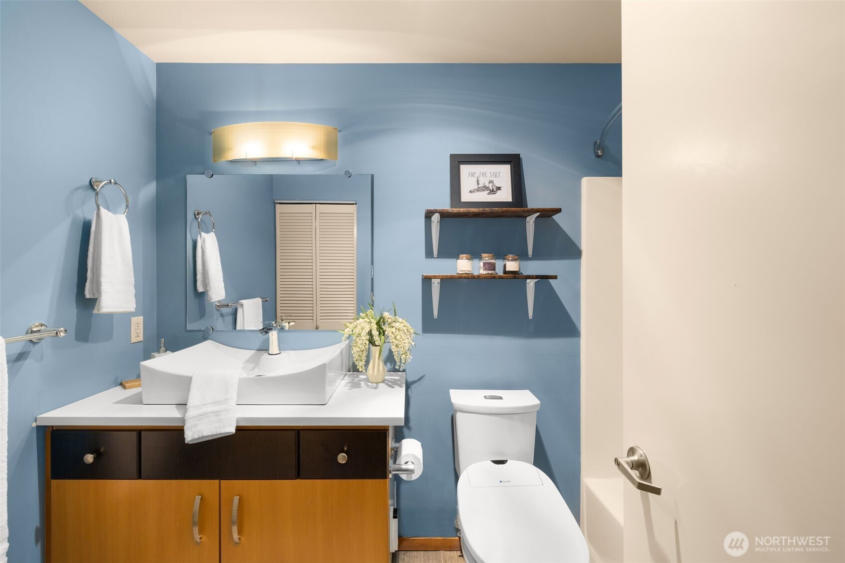 Ample closet space ensures your wardrobe is always organized, and the tranquil ambiance makes it easy to decompress and sleep soundly.