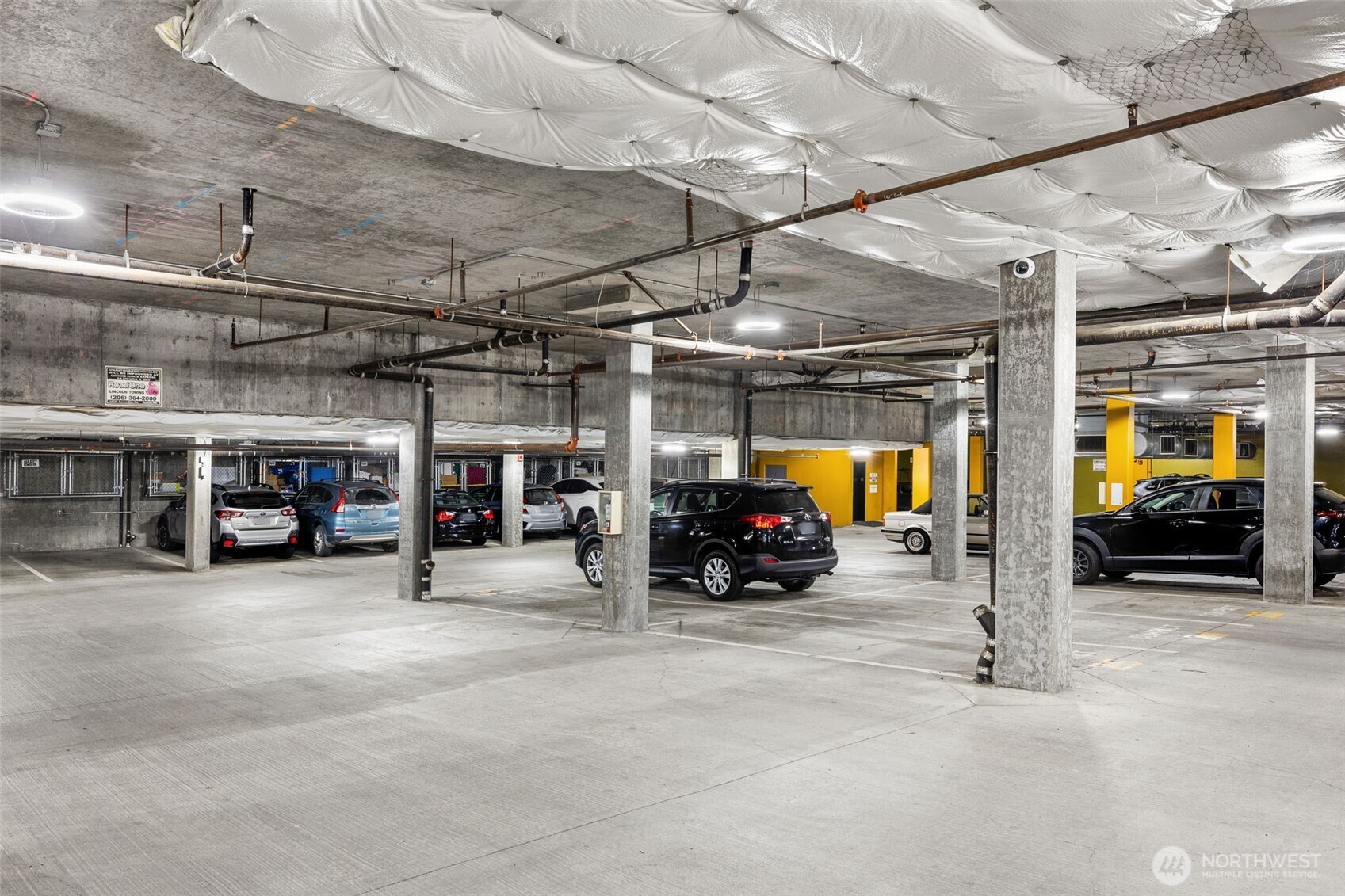 Unobstructed views of sparkling Lake Union