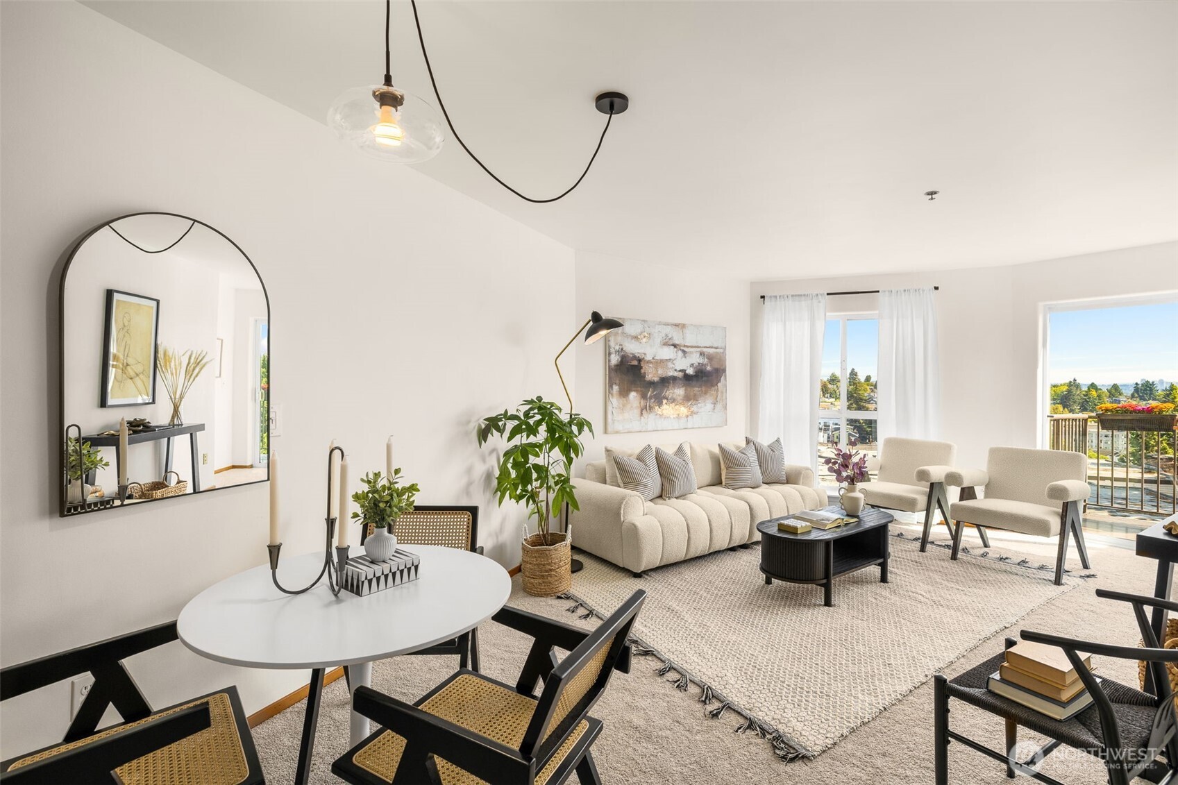 Bright & airy top-floor condo combines modern comfort with unbeatable views and a location that puts Seattle’s best right at your doorstep.