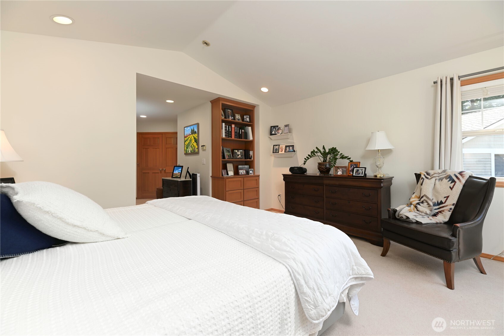 Primary suite with built-ins.