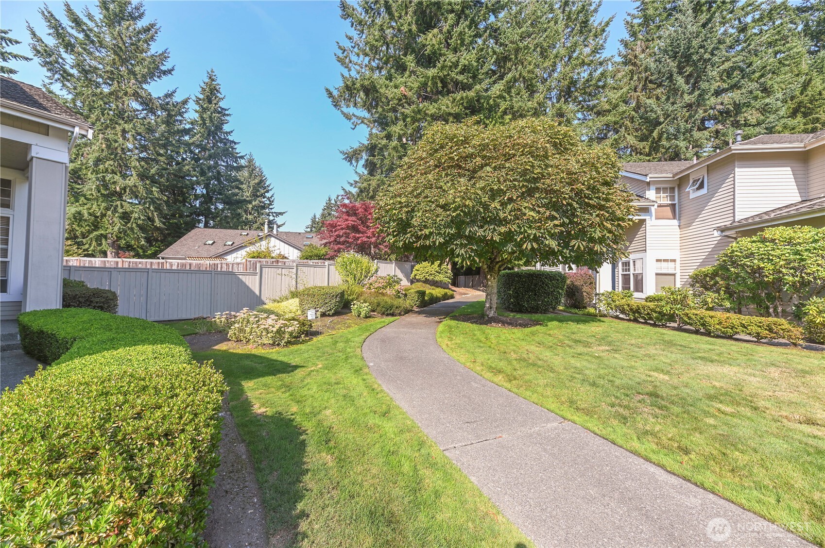 Walking trail at the end of the cul-de-sac.