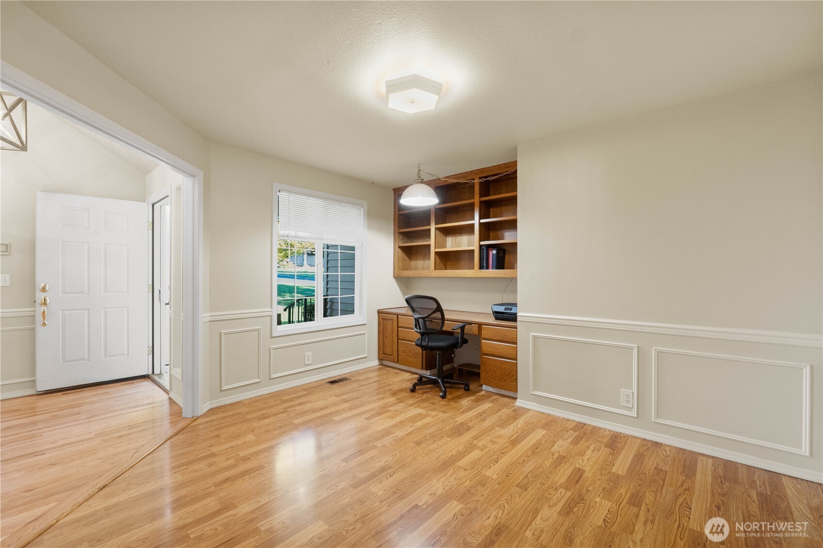 Upstairs bedroom with double closet.*virtually staged