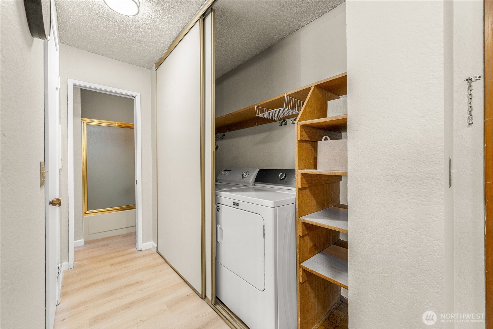 Laundry closer with shelves