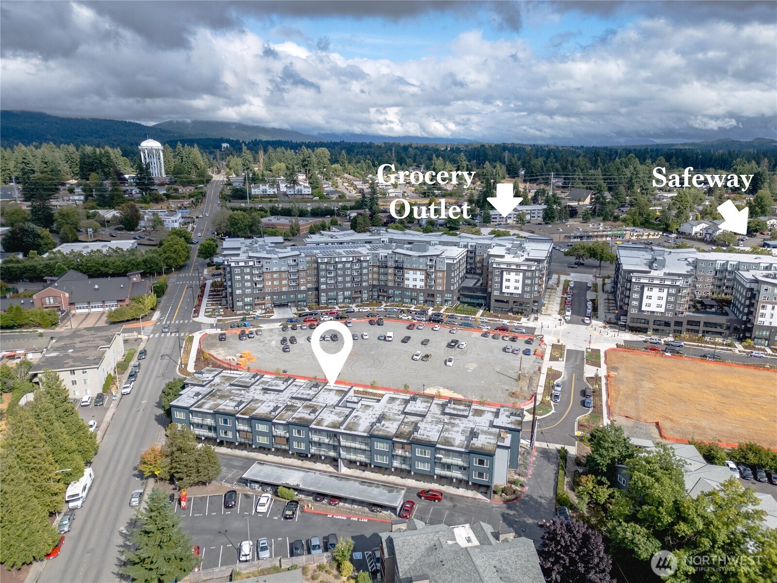 Walking distance to grocery stores, Walgreens, Viet Wah and restaurants