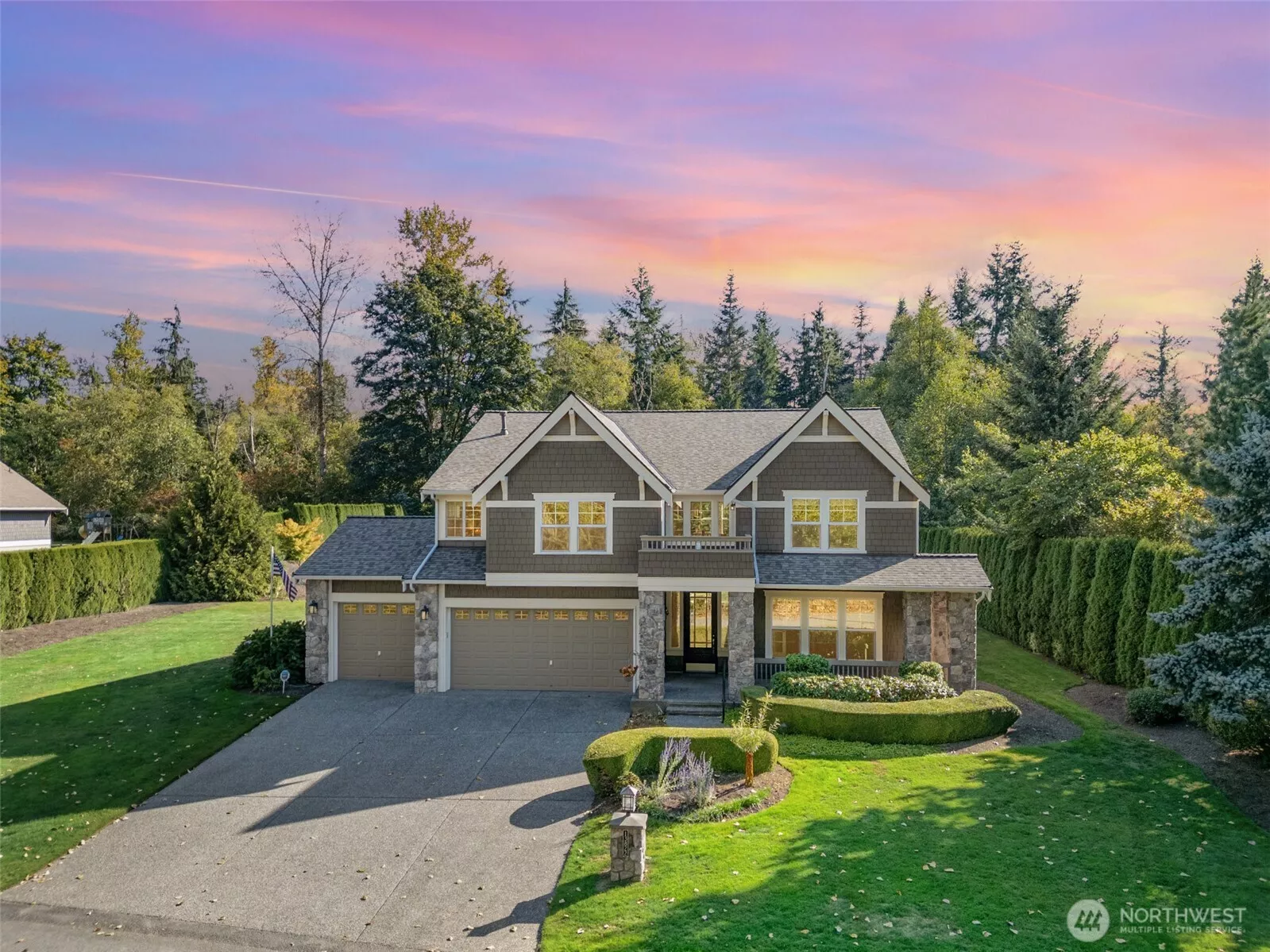 Welcome home to a boutique neighborhood of 14 estate homes!