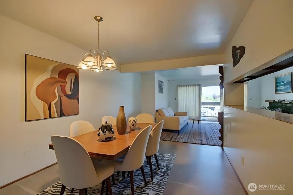 Dining areas without the virtual staging.