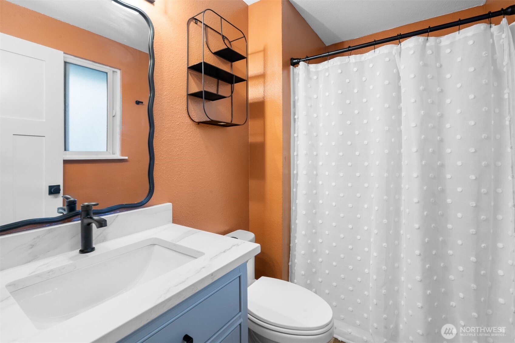 Primary bdrm bathroom