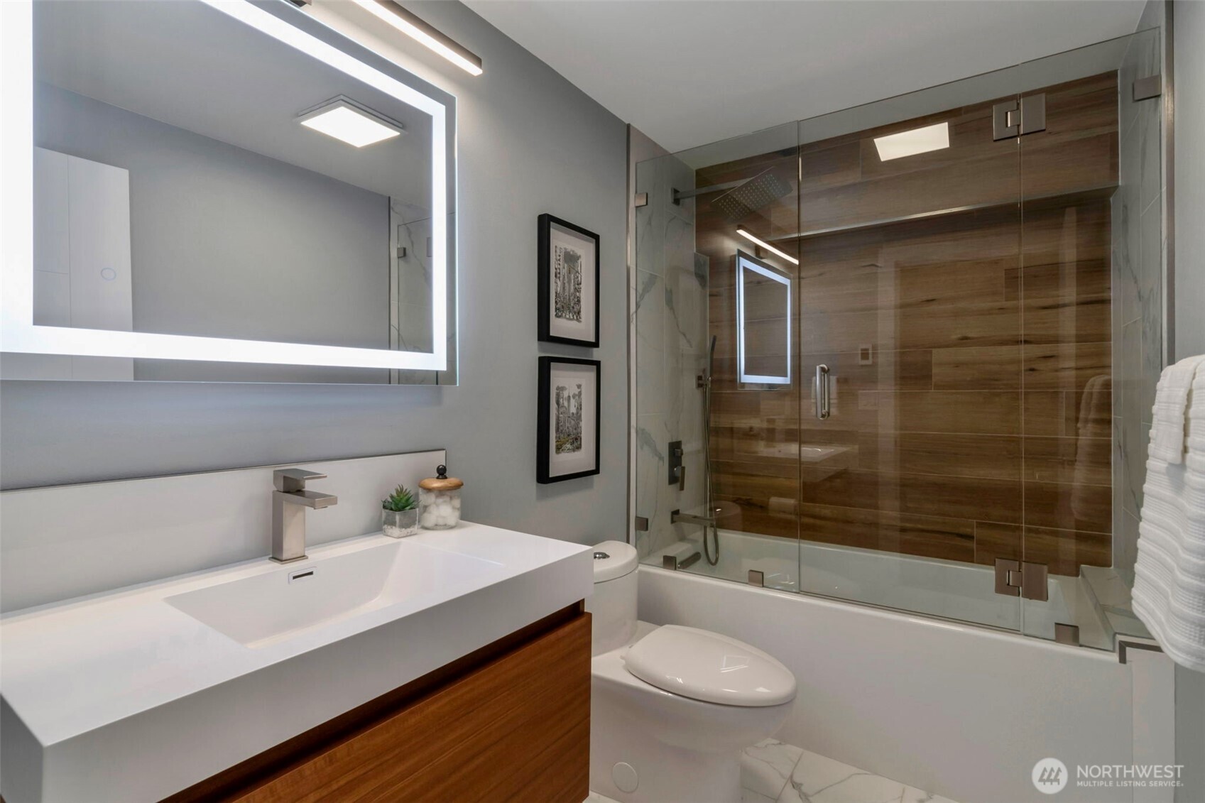 lower level full bath with heated floor