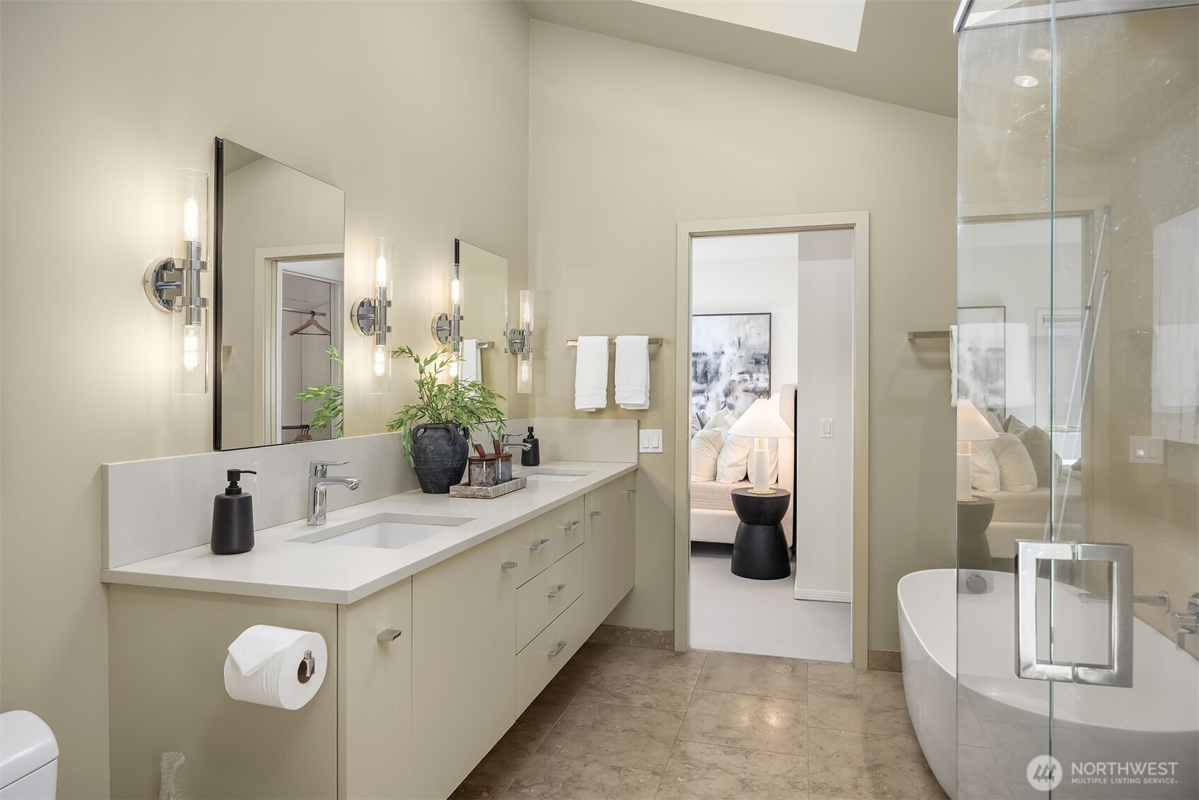 Upper level bedroom 2