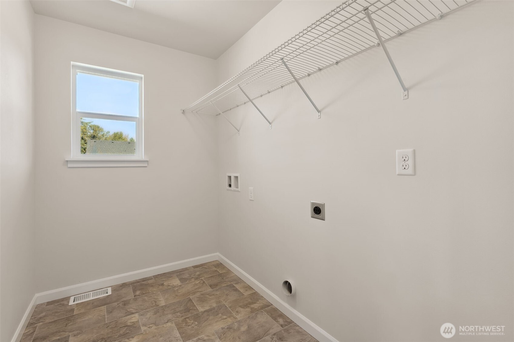 **Lot 39 is a presale** Photos are of the same floorplan in the community. Some colors and features will vary