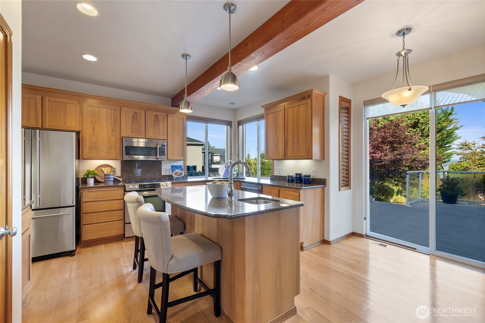 Nice sized dining room off the kitchen