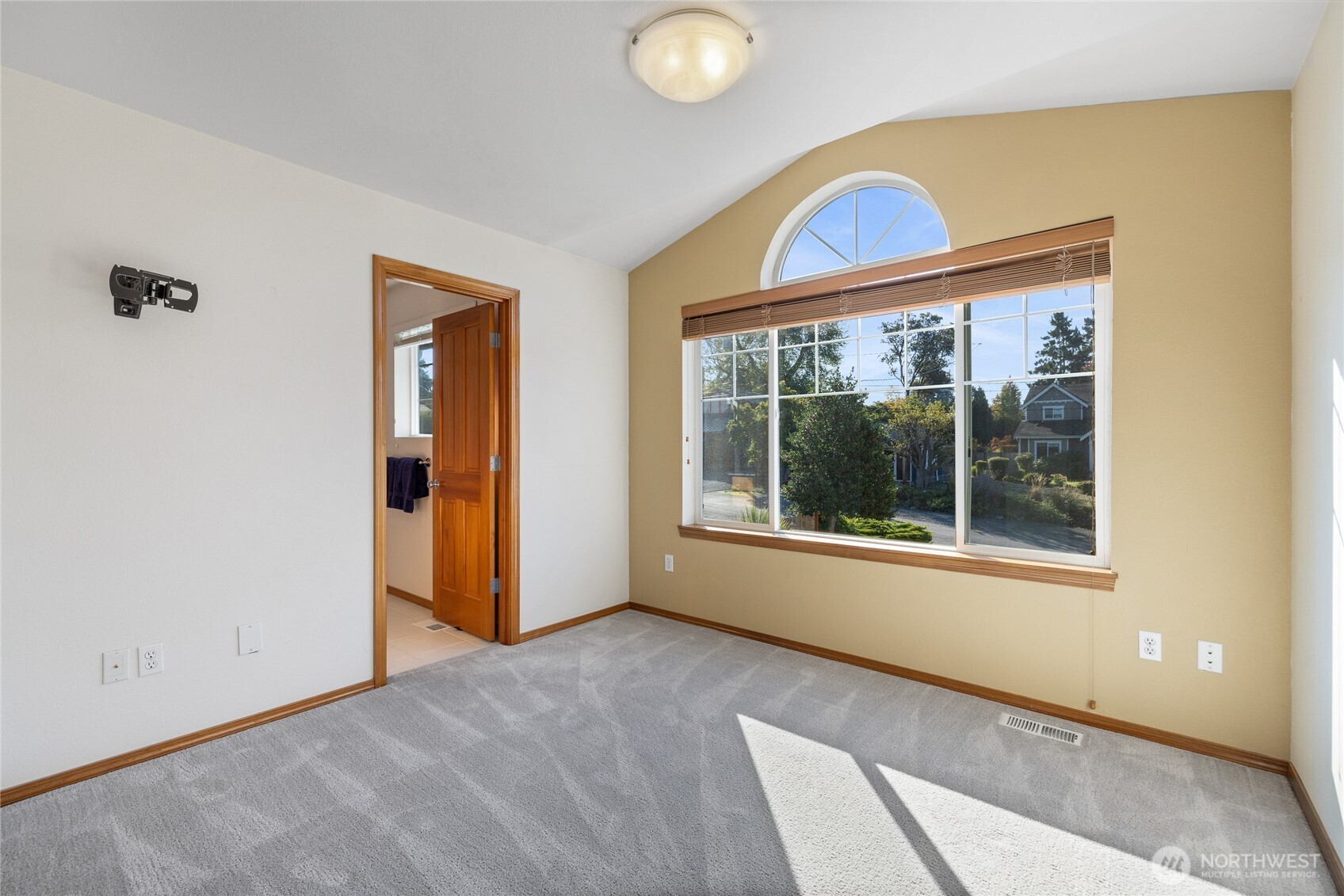 Look at the size of the primary bedroom