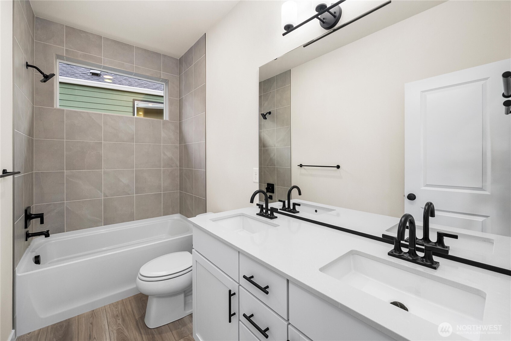 Photo of the SIENNA model home.