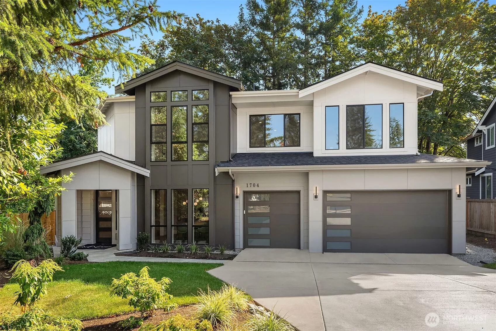 MN Custom Homes presents a transitional design near Microsoft