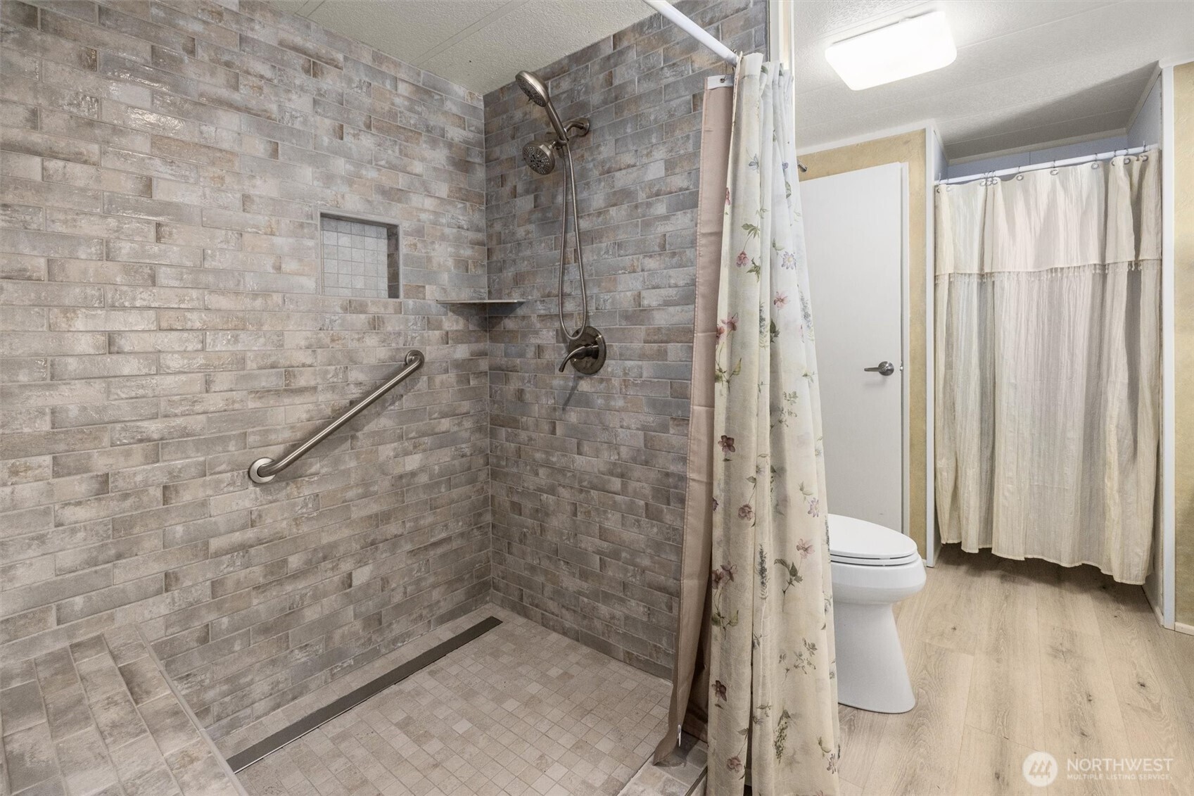 Beautifully updated walk in shower