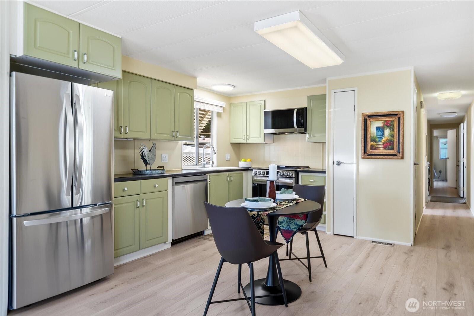 Brand new appliances. All stay with property