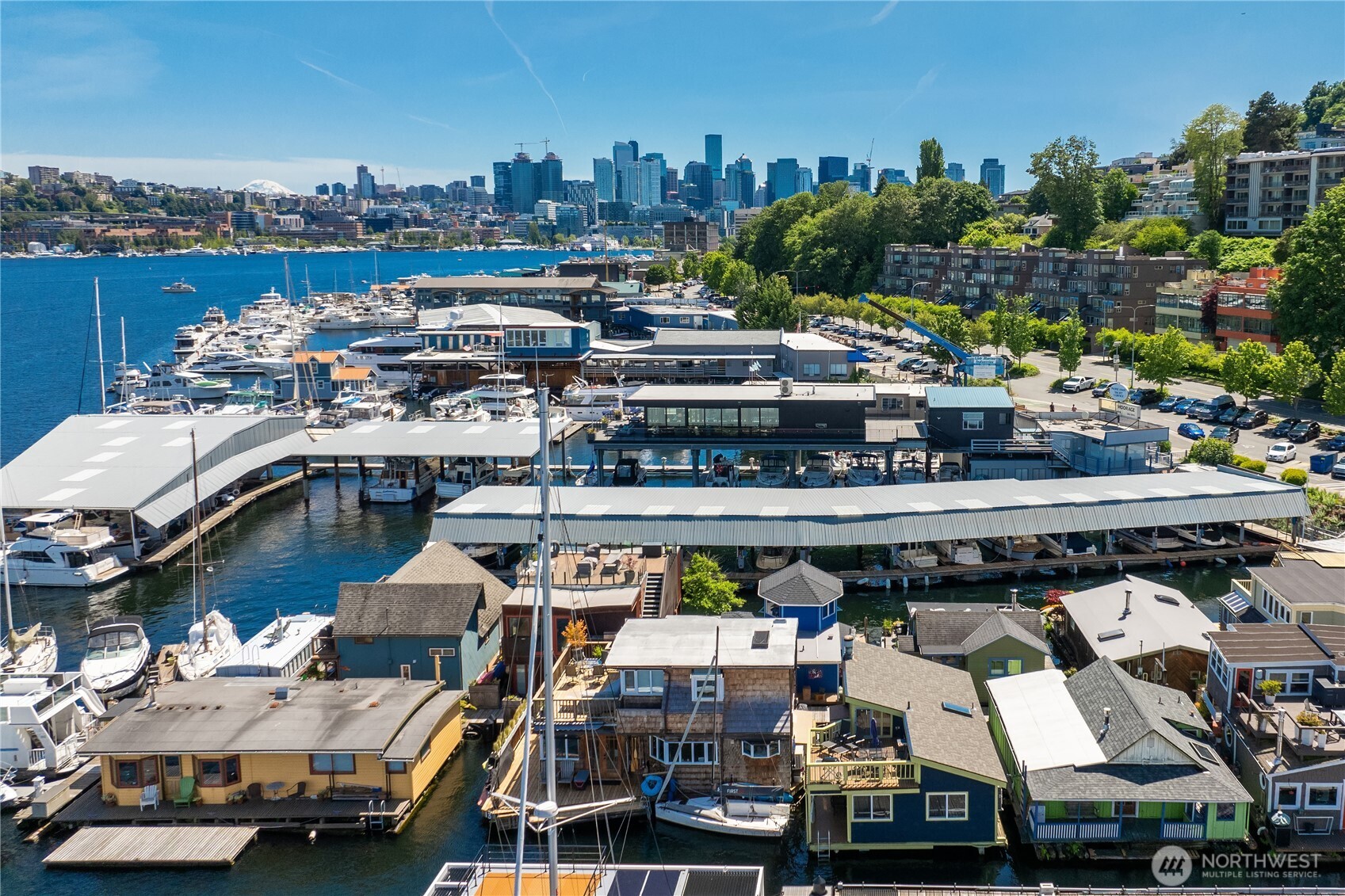 Minutes to restaurants, the best in Seattle.