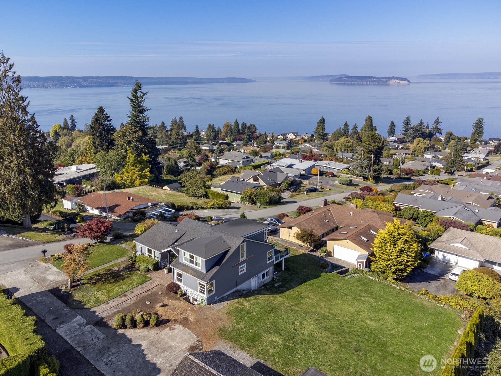 Gorgeous View & huge lot