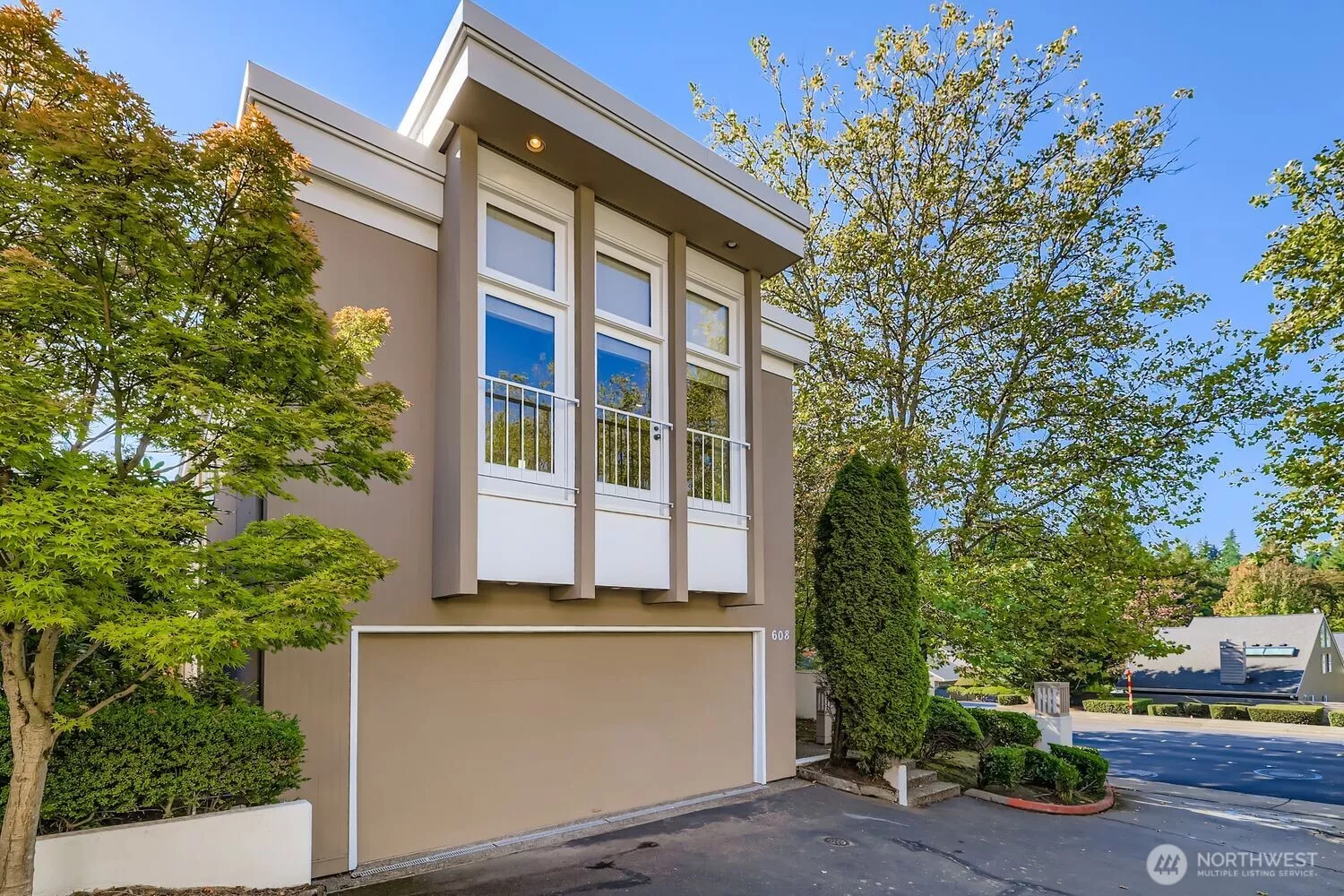 Bellevue Home with 2 car garage and close to city center.