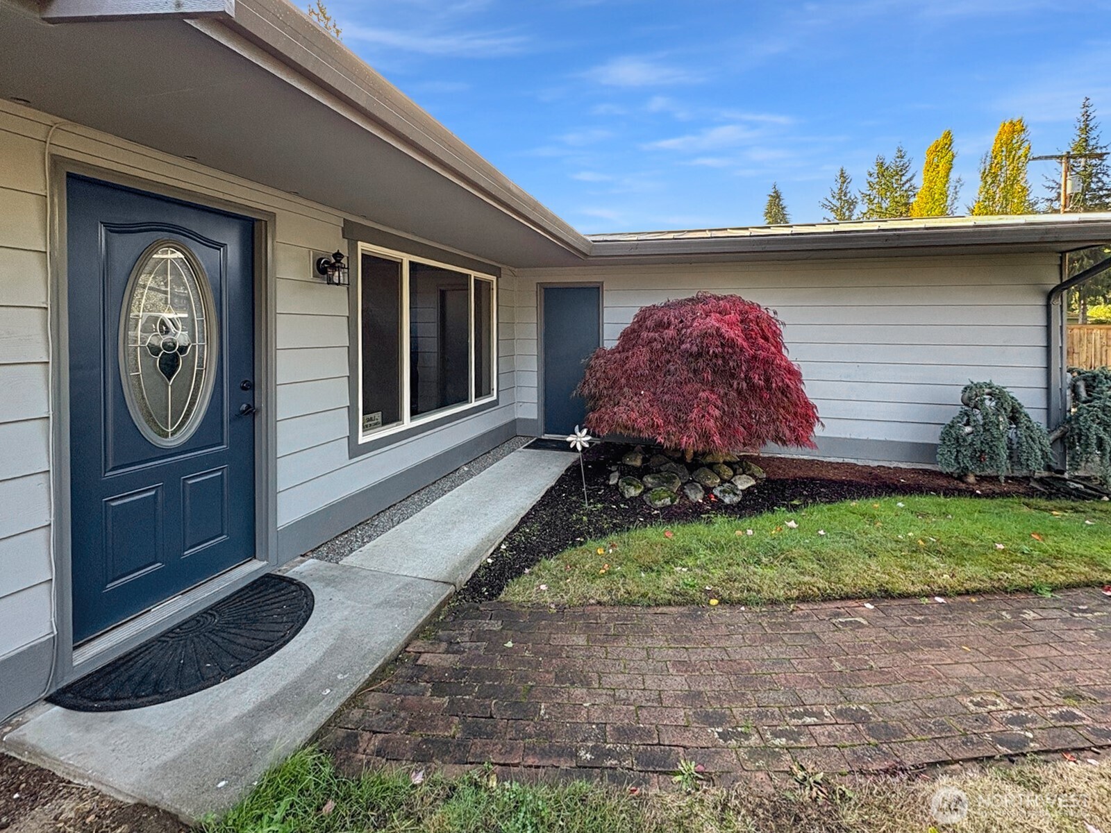 Nice front door entrance,
