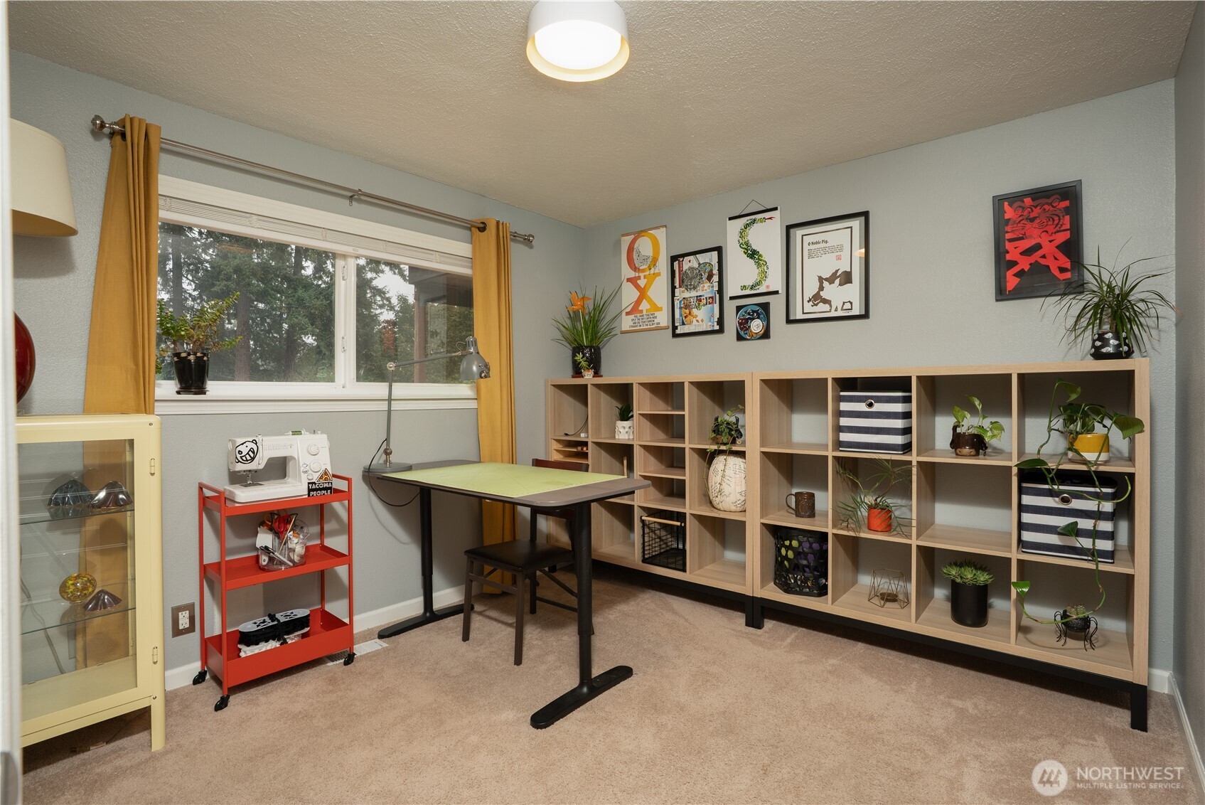 2nd main floor bedroom for quests or creative space…