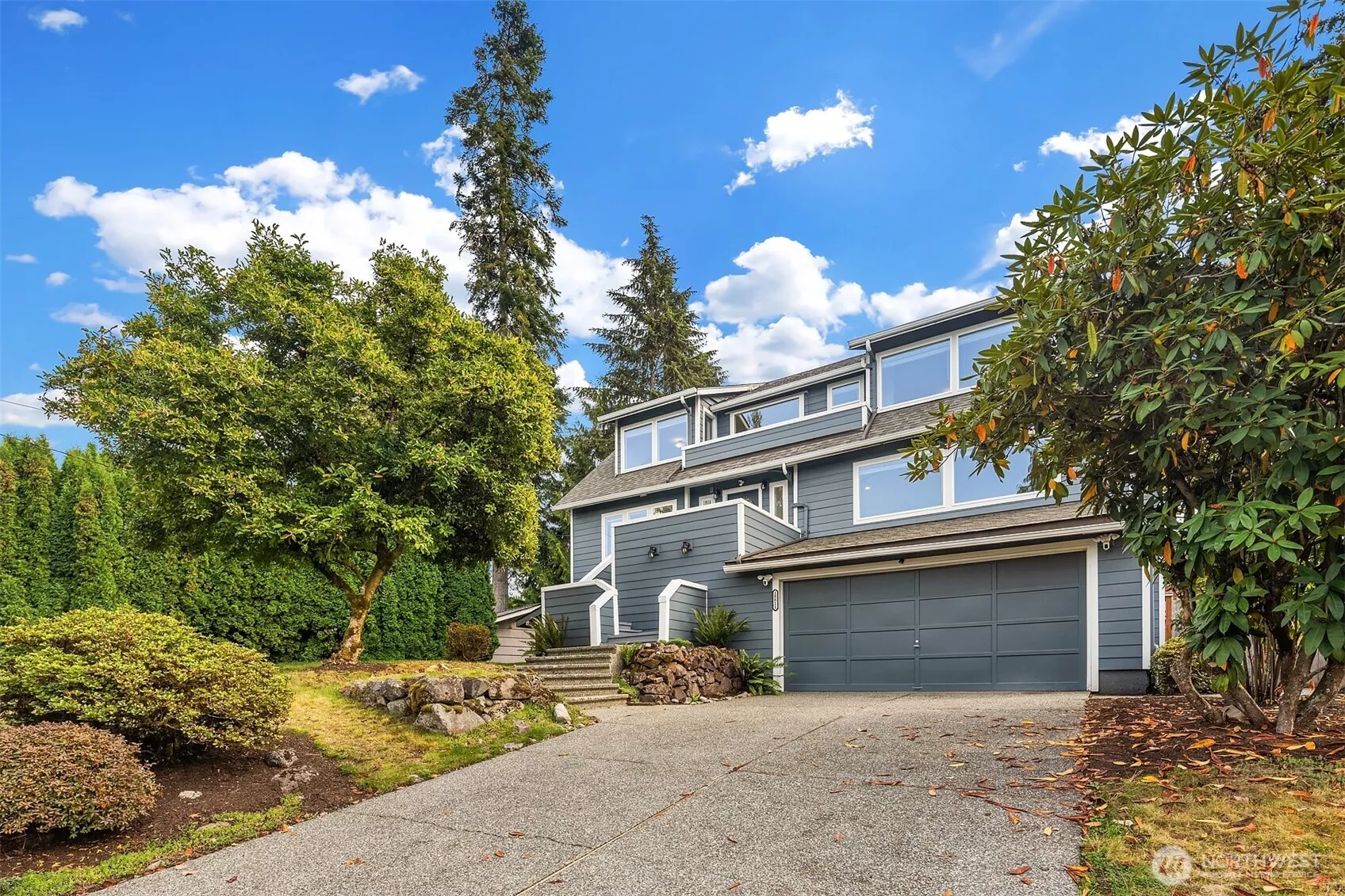 Welcome to 18811 SE 42nd Street in Issaquah, WA