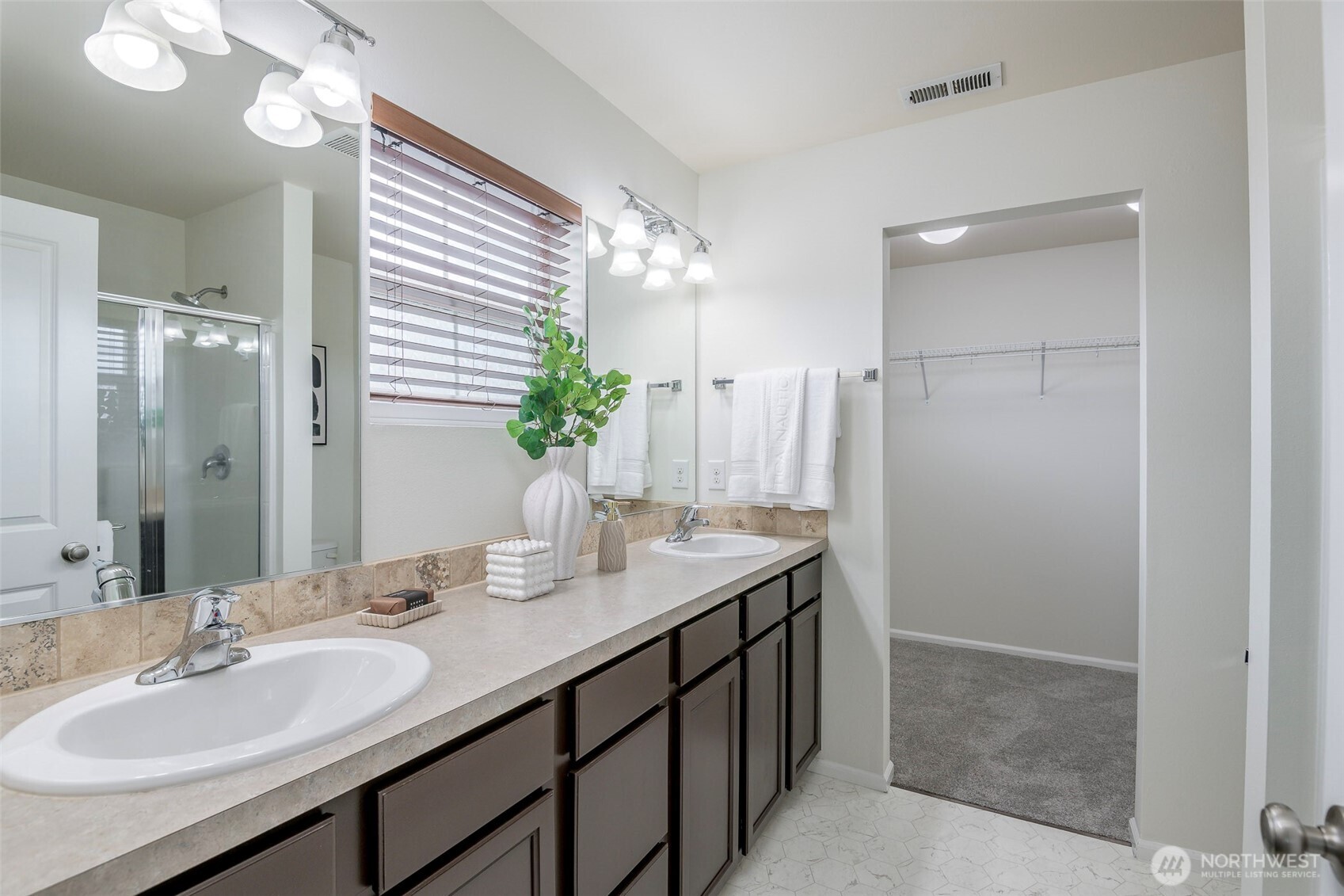 Primary En Suite With Walk In Closet