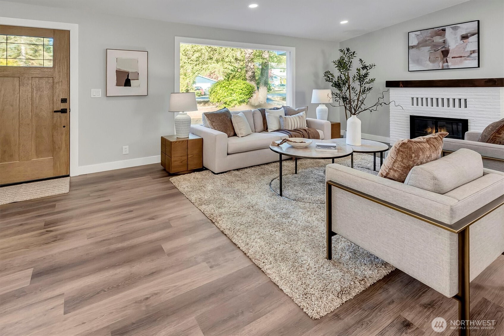 New everything . . . floors, doors, walls & ceiling paint, no popcorn ceilings