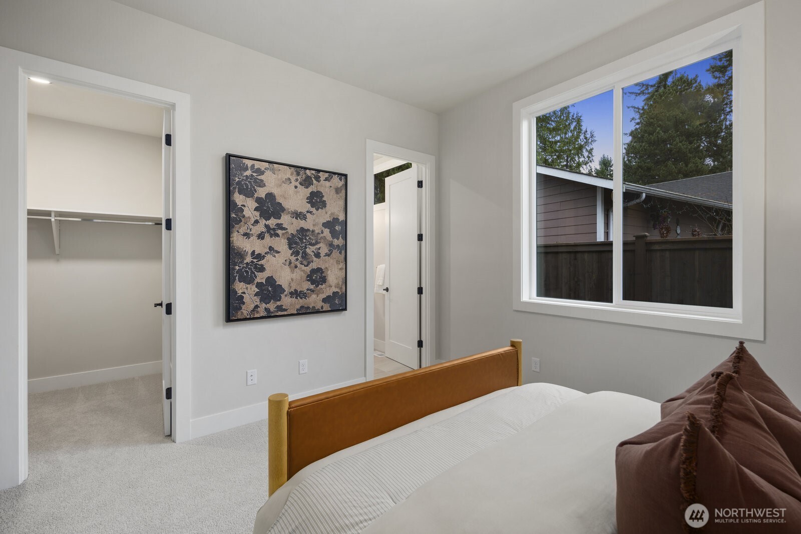 Main Floor Guest Suite w/Walk-In Closet