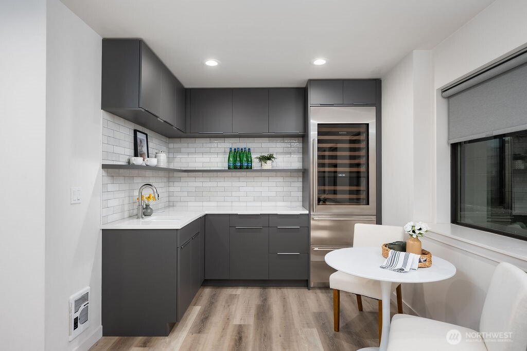 Full lower level  4th bedroom/ADU with bath and kitchen