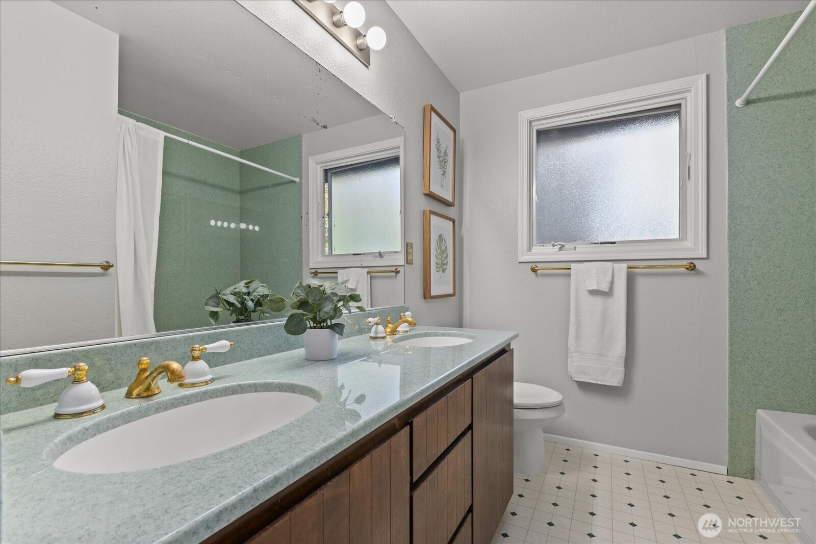 Full Bath, upper level