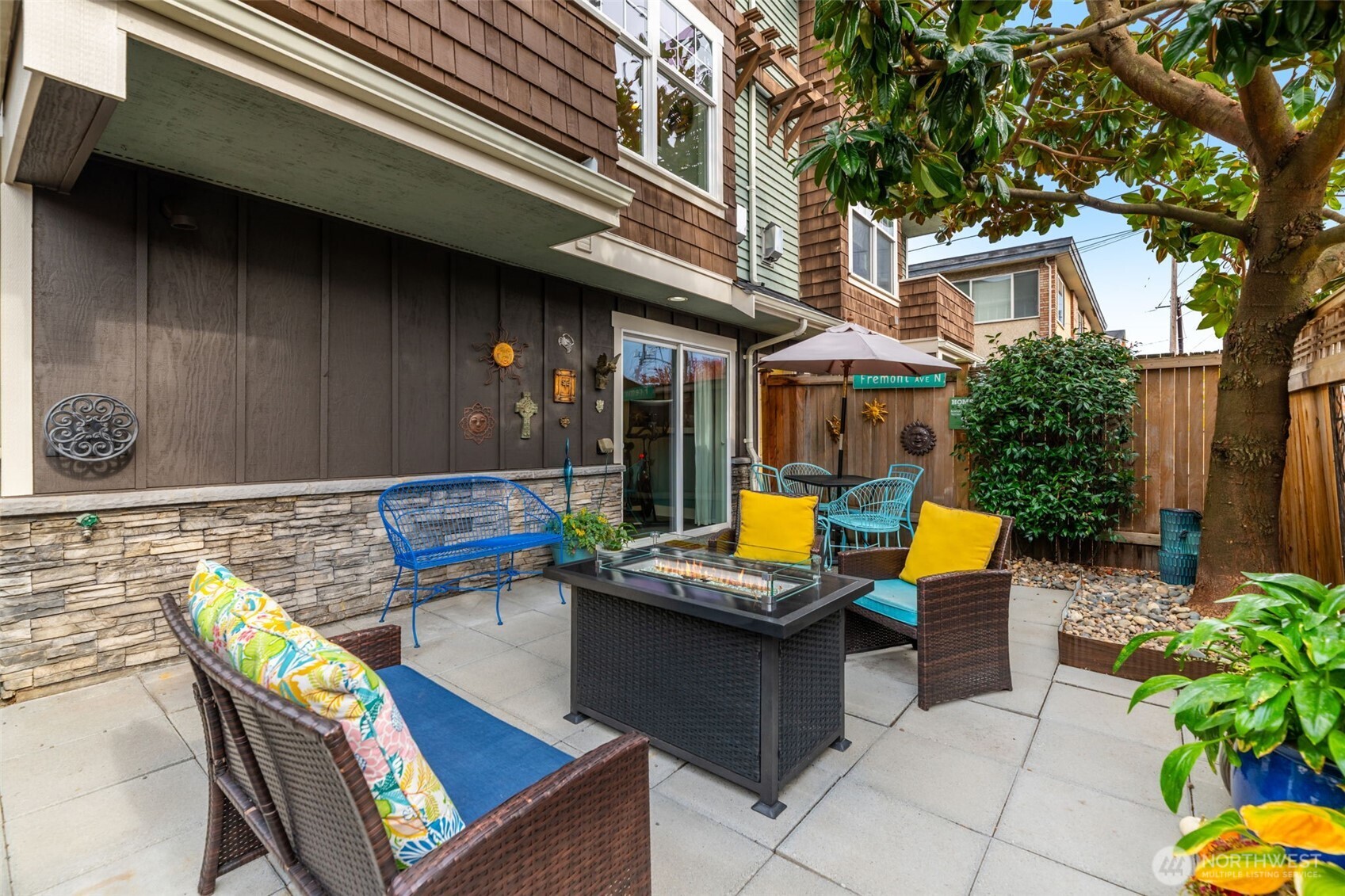 Mature Magnolia tree and Star Jasmine bloom all summer!
