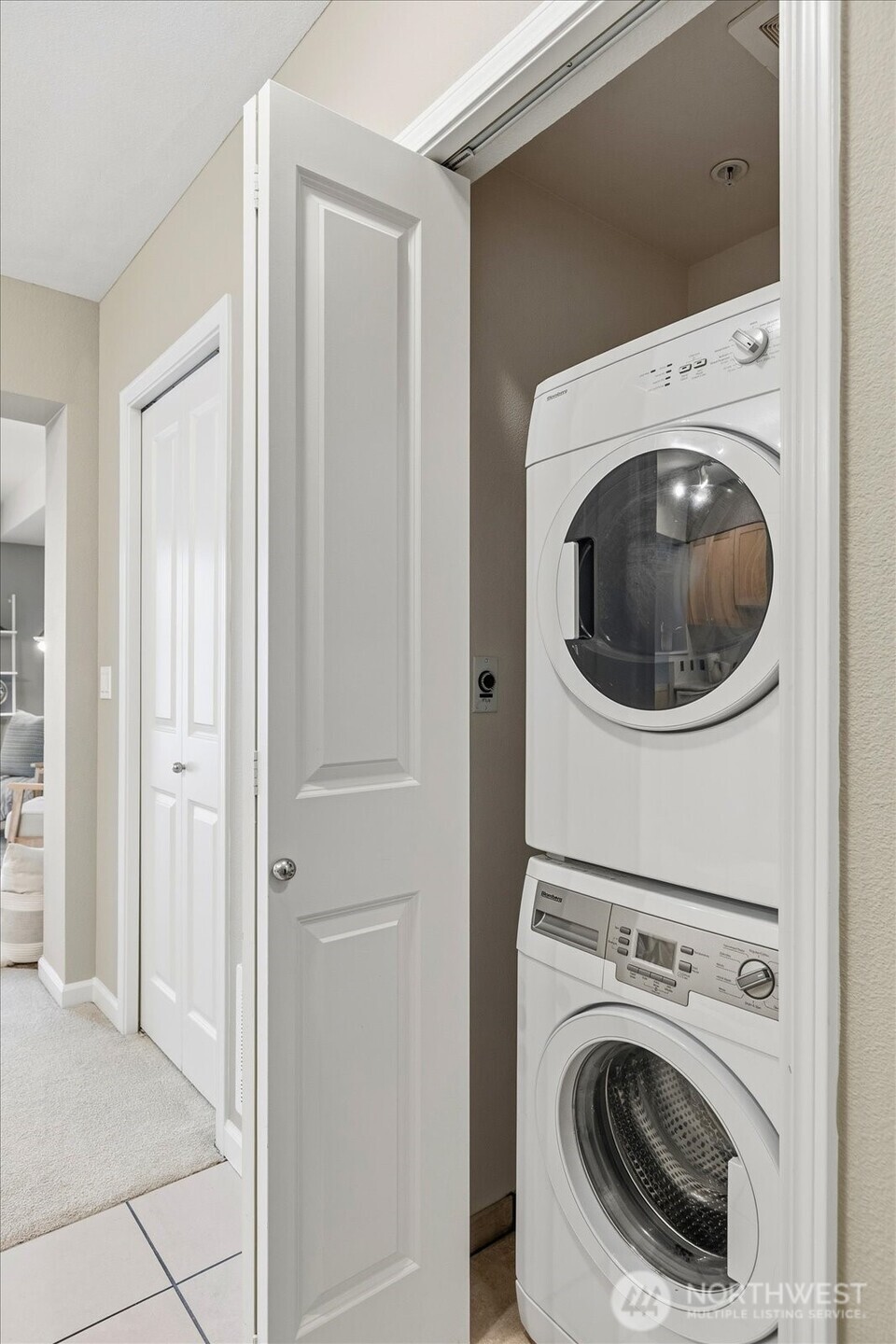 Washer/dryer in unit
