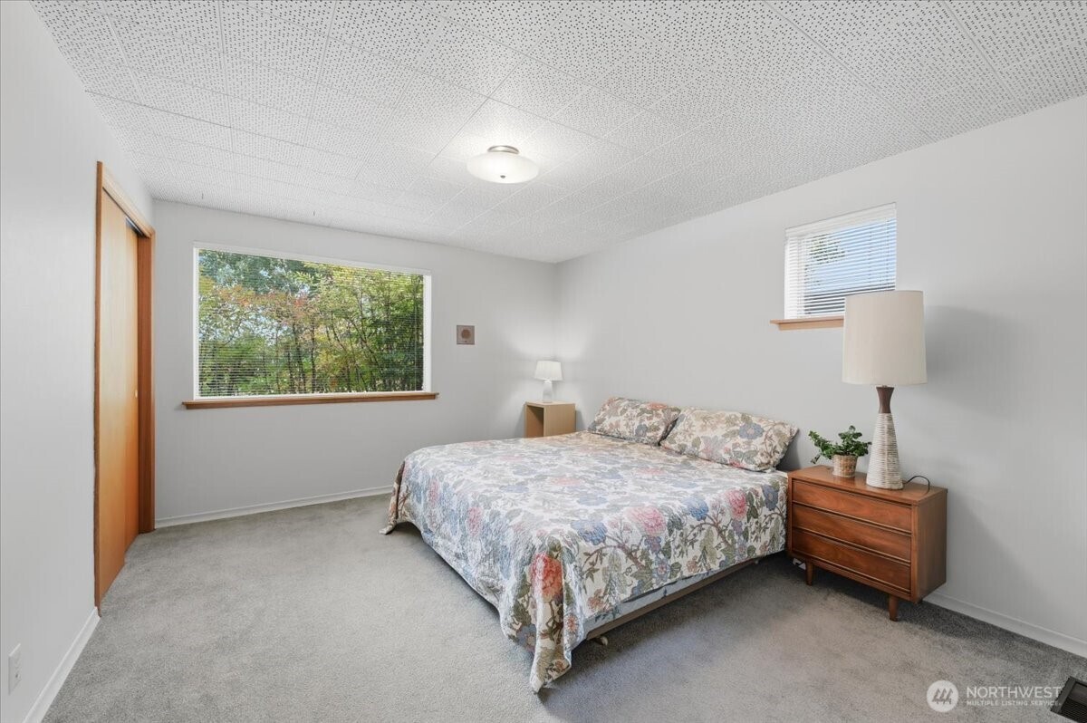 Large lower level bedroom.