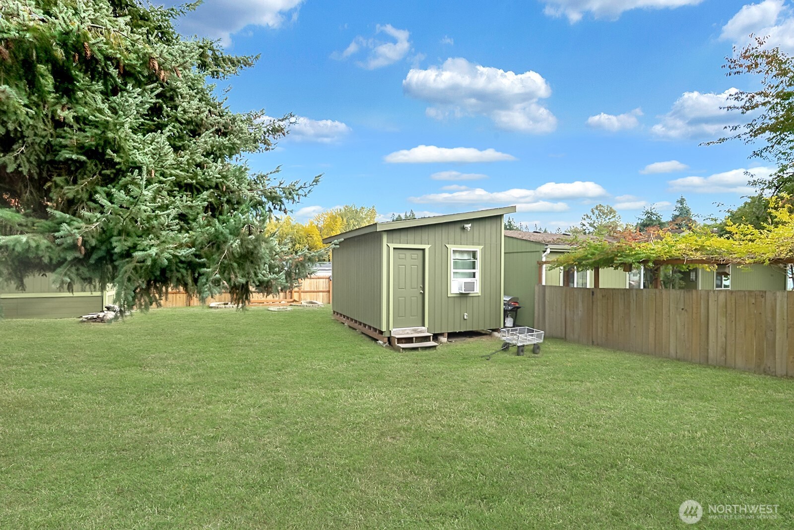 Awesome Shed for all your tools & toys!