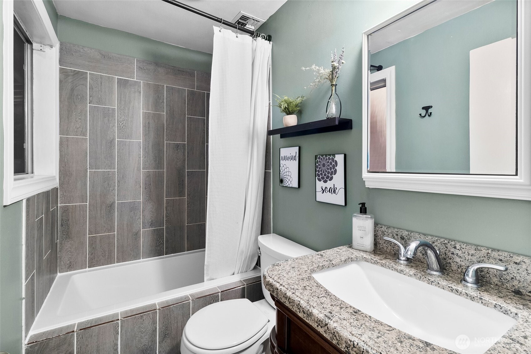 Updated Master full bath.