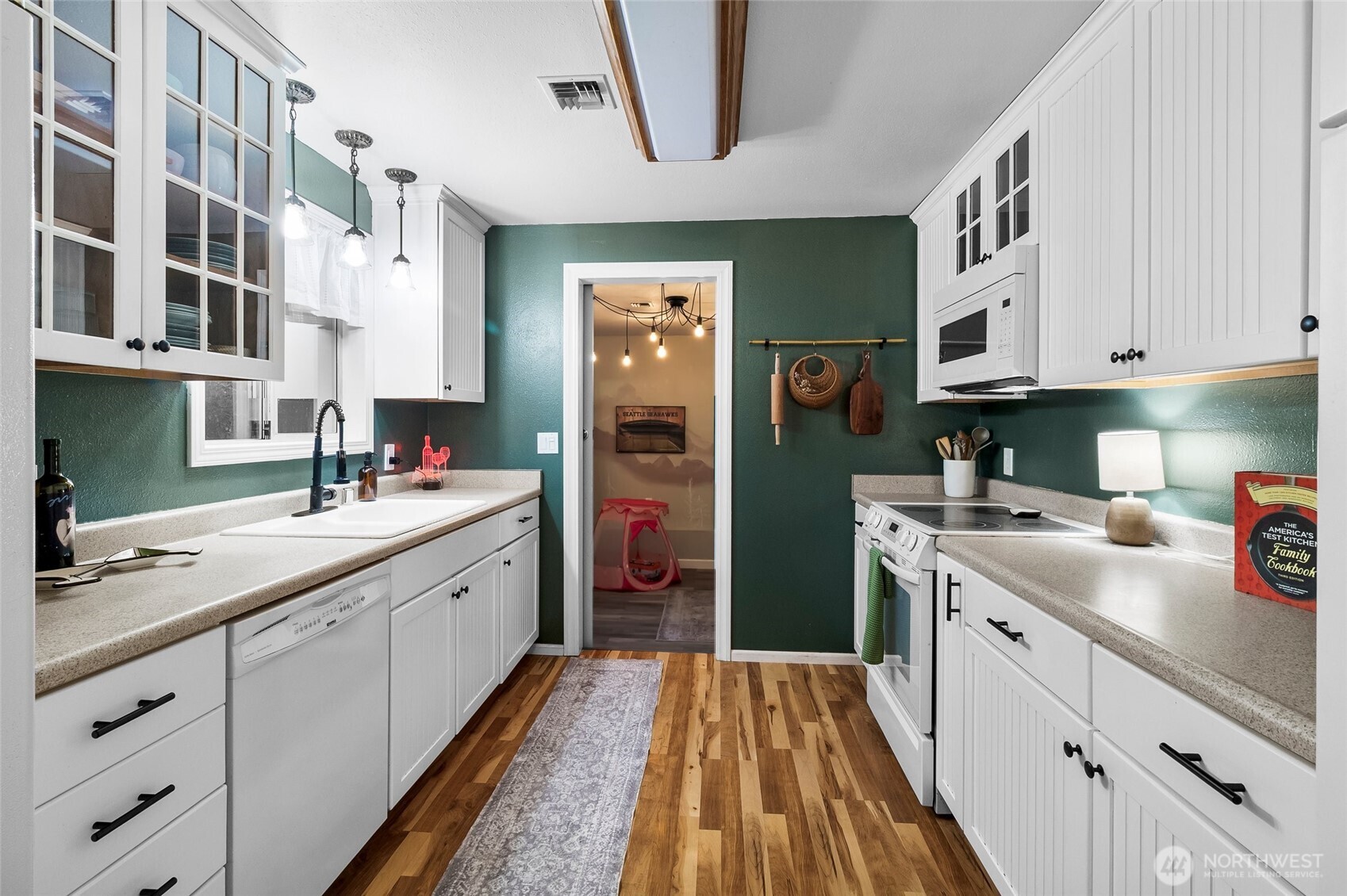 Updated kitchen with newer cabs & counters